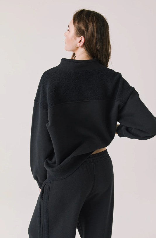 City True Black Half Zip Pullover
