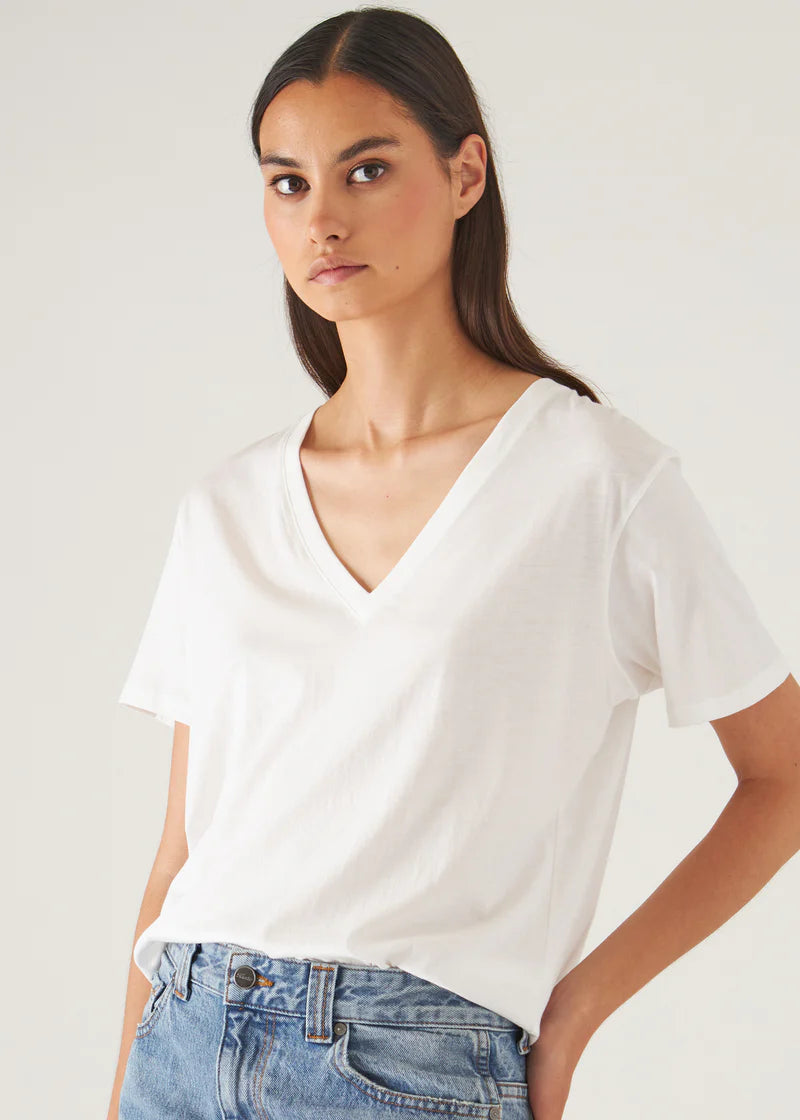 Patrick Assaraf LIGHTWEIGHT PIMA COTTON BOYFRIEND V-NECK T-SHIRT