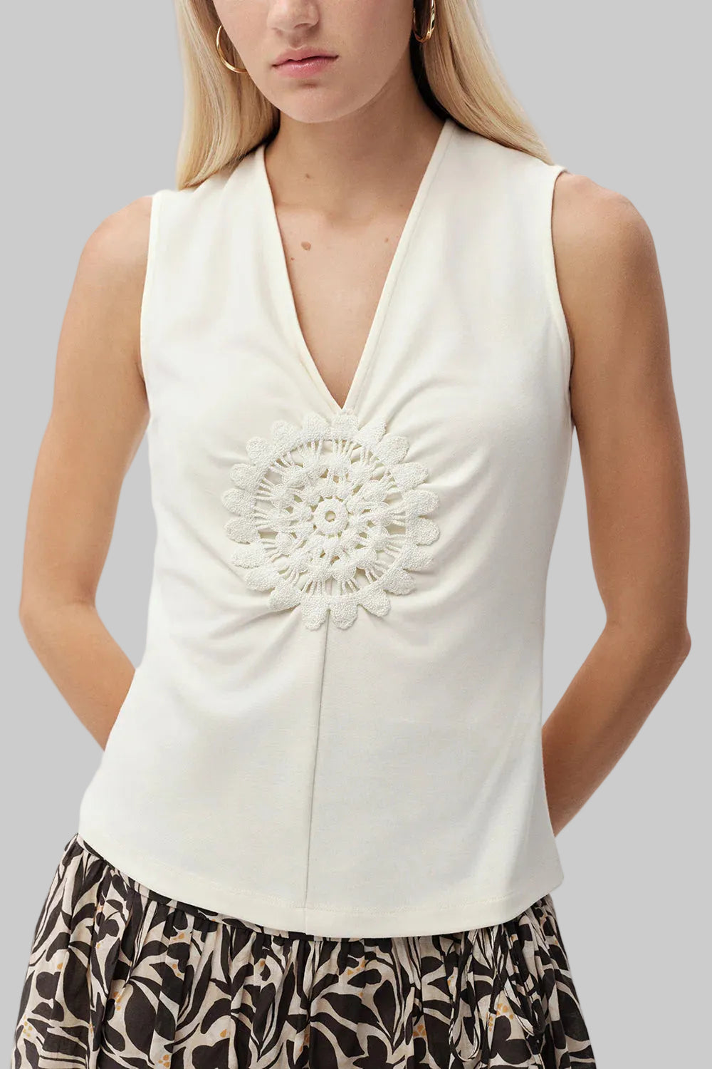 Carine Sleeveless Blouse