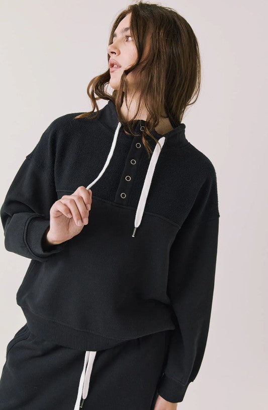 City True Black Half Zip Pullover