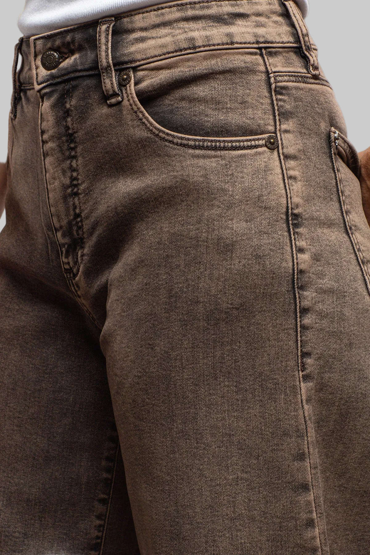 Dakota Barrel in Brown Crinkle Wash
